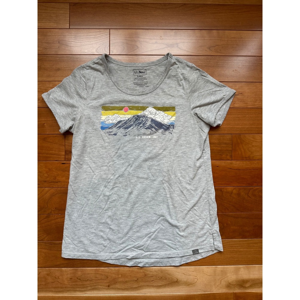 LL Bean Womens Gray Mountain Graphic T-Shirt S Scoop Neck Short Sleeve 506467